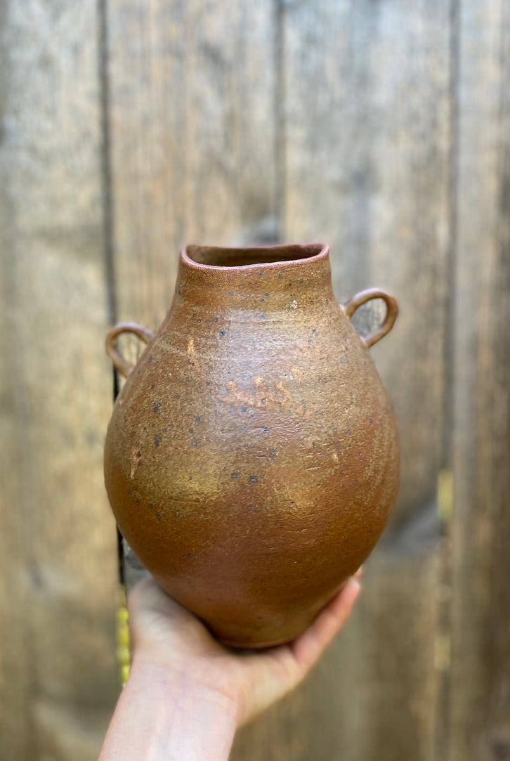 Busty Berta Vase