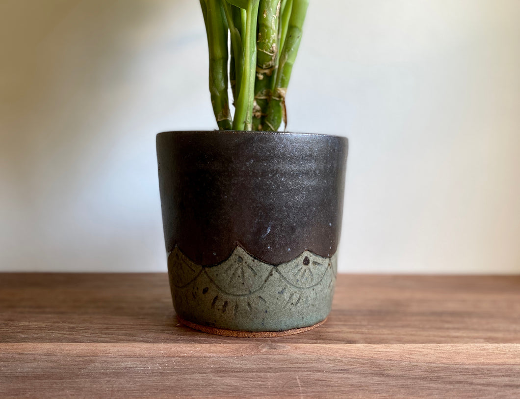 Laced Planter